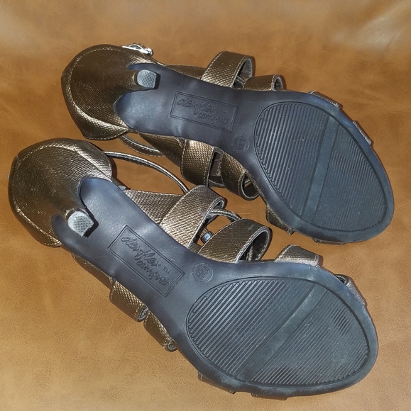 Dexflex Bronze Comfort Strappy Heels - Picture 4 of 4